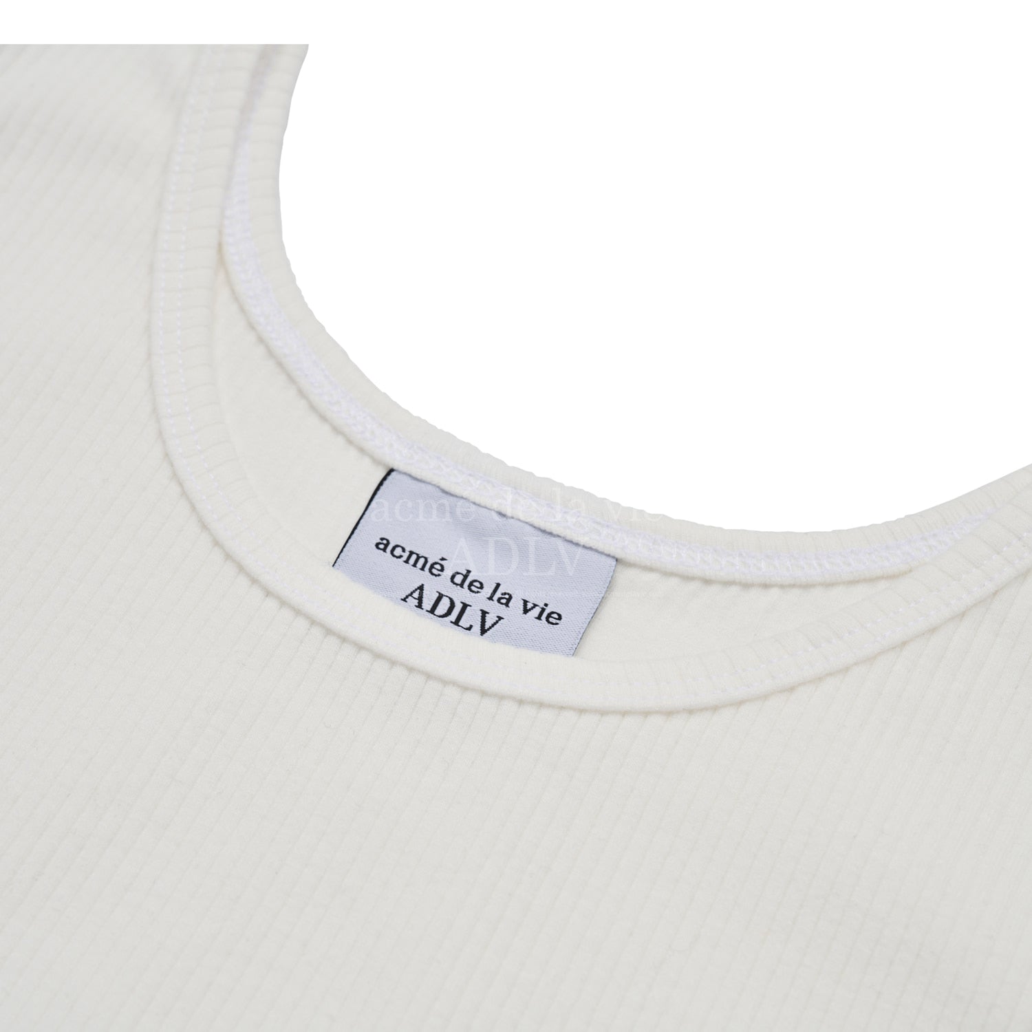 [Acmé de la Vie] ADLV X LISA TWINKLE SCRIPT LOGO CROP TANK TOP - WHITE