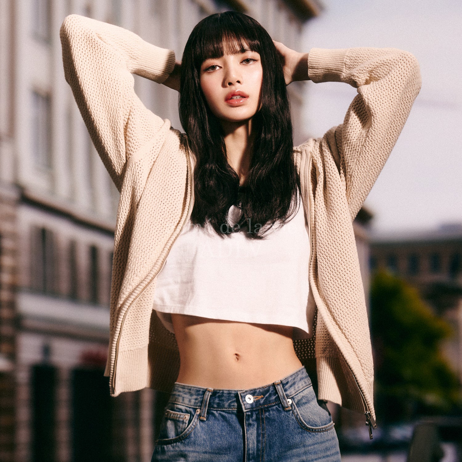 [Acmé de la Vie] ADLV X LISA GOTHIC LOGO CROP TANK TOP - WHITE