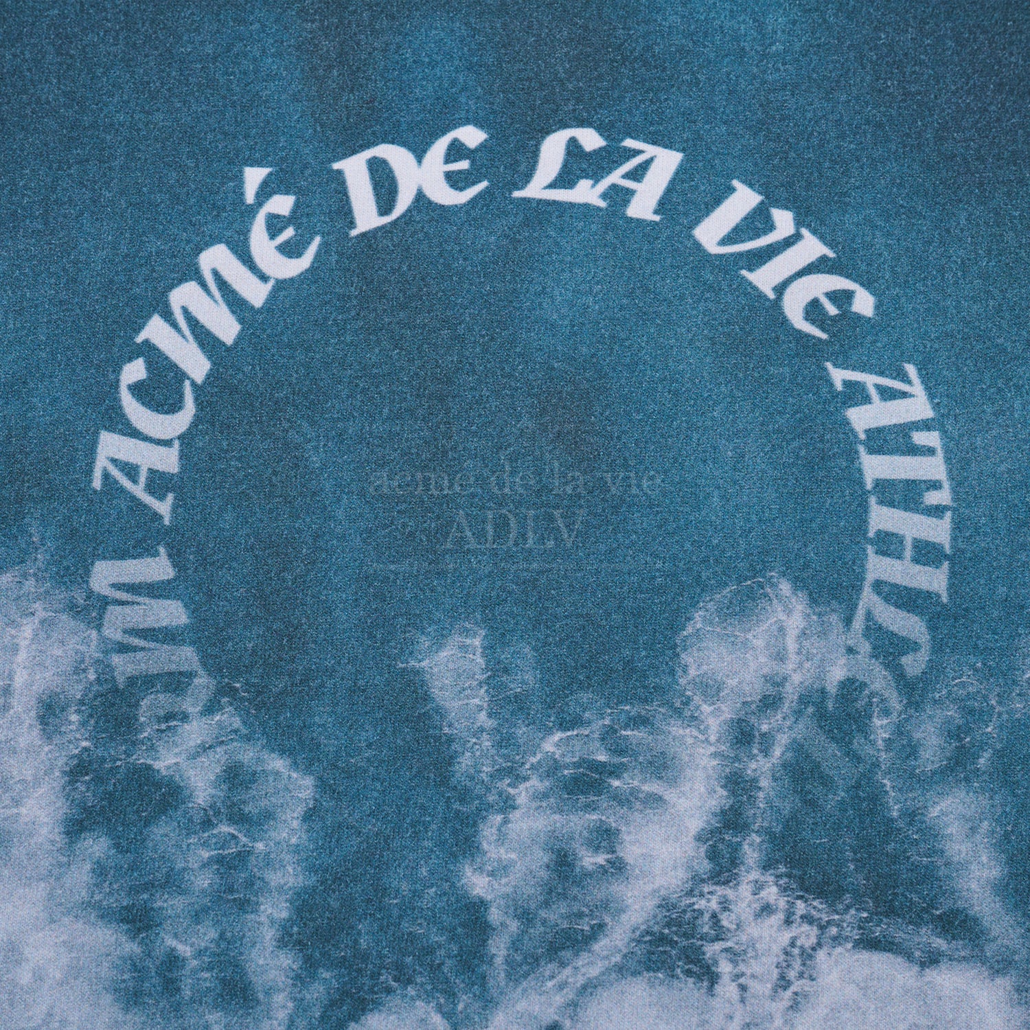 [Acmé de la Vie] ADLV X LISA OCEAN ARTWORK CROP SHORT SLEEVE T-SHIRT - BLACK